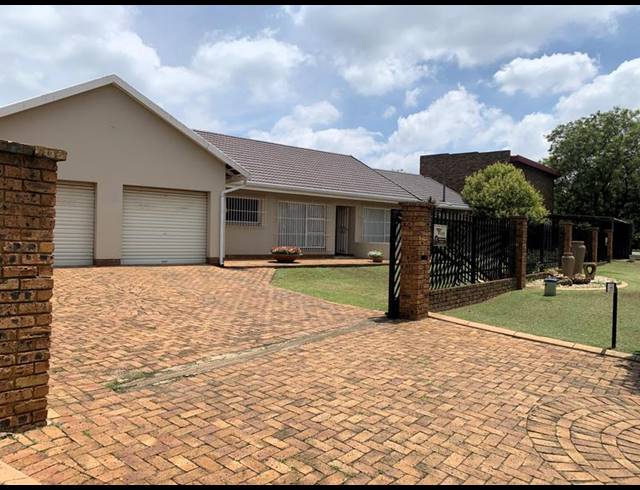3 BEDROOM HOUSE FOR SALE IN SUNWARD PARK